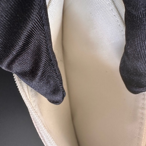 Chanel Caviar Quilted Wallet On Chain WOC White - Picture 14 of 16